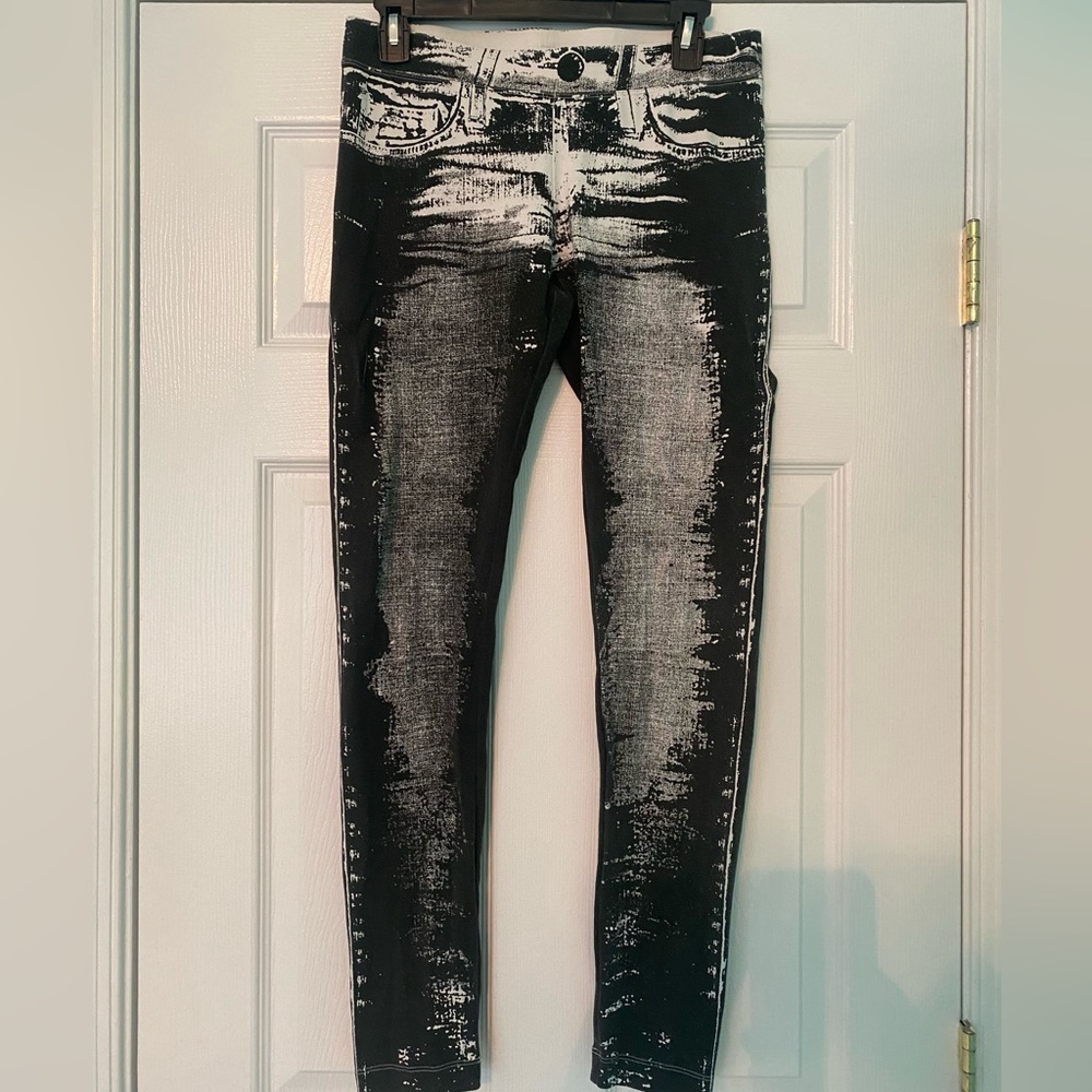 Express leggings black white made to look like jeans size super soft stretchy